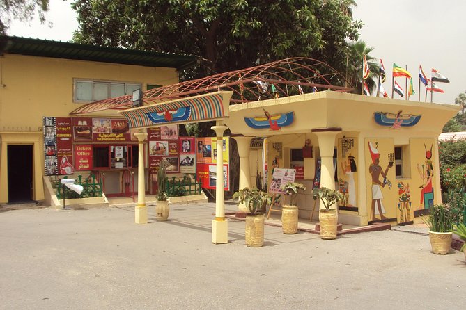 Day Tour to Pharaonic Village at Giza With Lunch - Tour Highlights