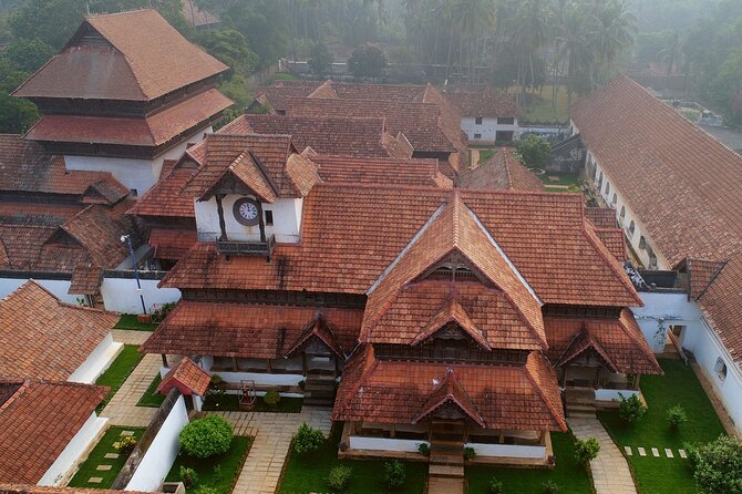 Day Trip to Kanyakumari Beach and Padmanabhapuram Palace - Kanyakumari Beach: A Coastal Gem