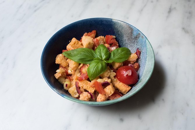 Dining Experience at a Locals Home in Arezzo With Show Cooking - Booking Information