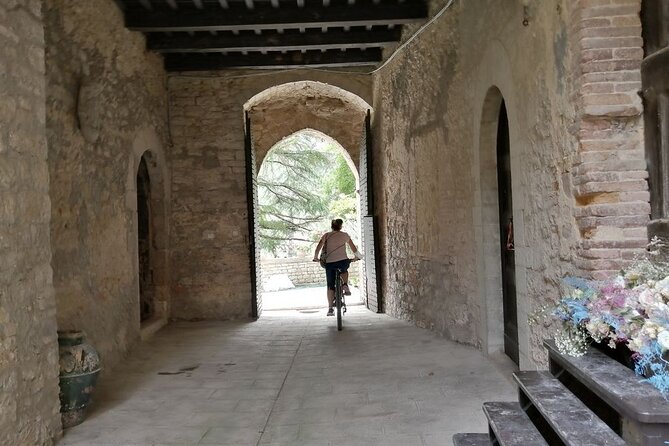 Enobike Tour to Lake Corbara and Titignano Castle - Itinerary Overview