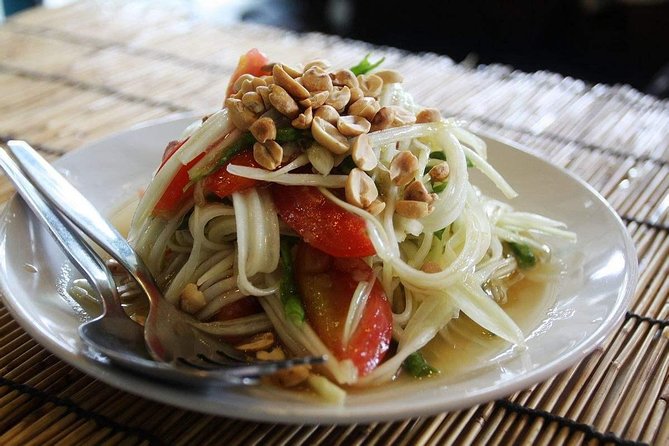Evening Thai Dinner and Huangpu River Cruise in Shanghai - Pricing and Booking