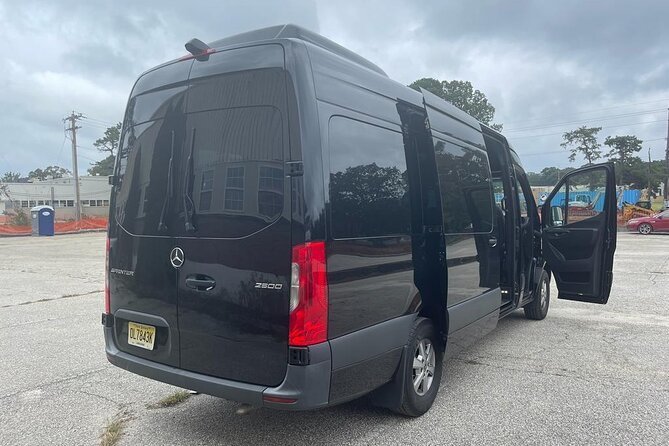EWR/Manhattan Airport Transfer in Luxury Van-One Way Transfer. - Pricing and Booking Details