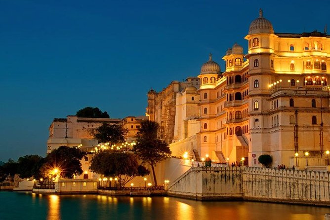 Exclusive 1-Day Udaipur Tour With High End SUV Car.