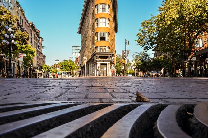 Gastown's Epicurean Journey: A Walk Through History & Taste - Historic Beginnings