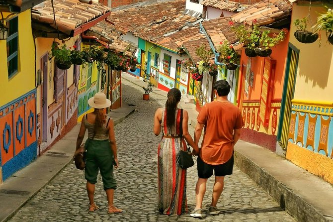Guatape Rock & Coffee Tour & Picturesque Town, All in One Day - Tour Overview and Logistics