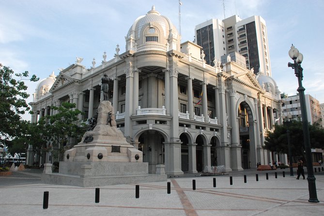 Guayaquil Arrival Transfer - Airport Pickup and Assistance Details