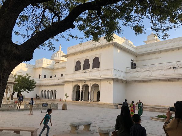 Guided Chittorgarh Fort Day Tour From Udaipur With Lunch - Tour Inclusions