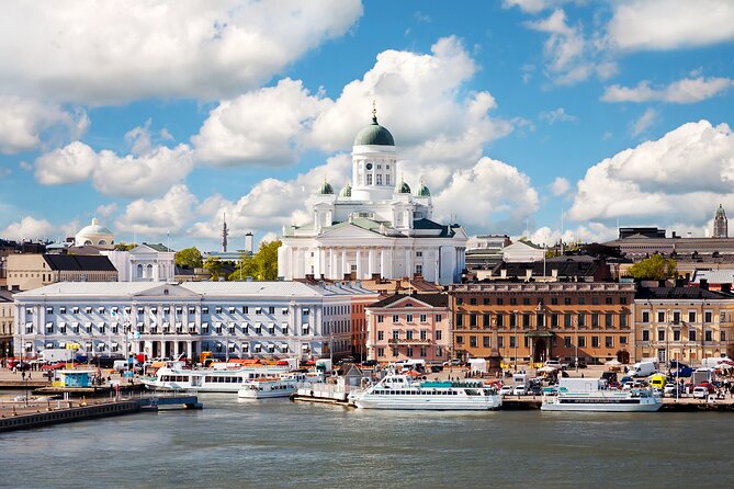 Helsinki Highlights Tour: the Top Sightseeing Spots - Esplanade Park: The Heart of Helsinkis Green Spaces