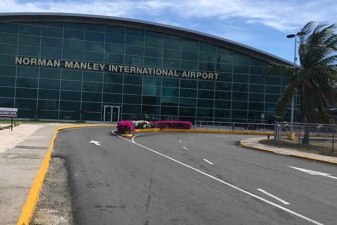 Kingston Roundtrip Airport Taxi Transfer to RIU Ocho Rios & Moon Palace Hotels - Service Details