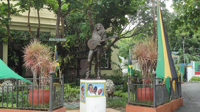 Kingston Sightseeing, Bob Marley Museum & Night Market Experience From Ocho Rios - Experience Highlights