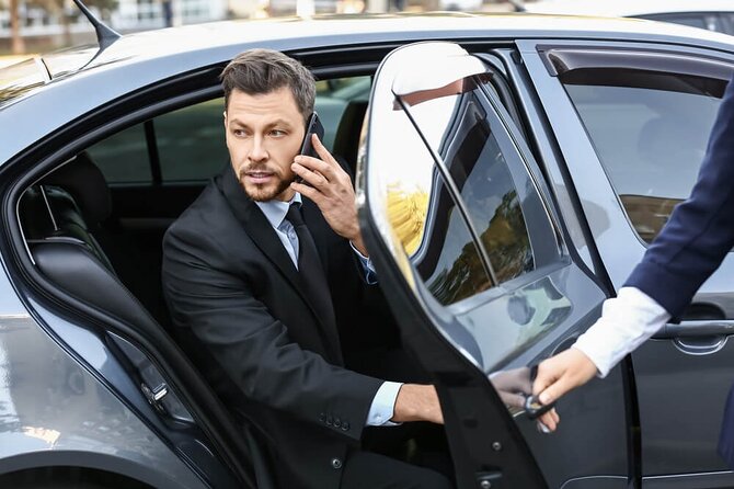 Luxury Airport Transfers & Best Limo Service in Melbourne - Pricing and Booking Details