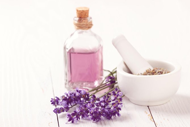Make Your Own Bespoke Perfume in a Historic Workshop in Florence - Workshop Setting and Atmosphere