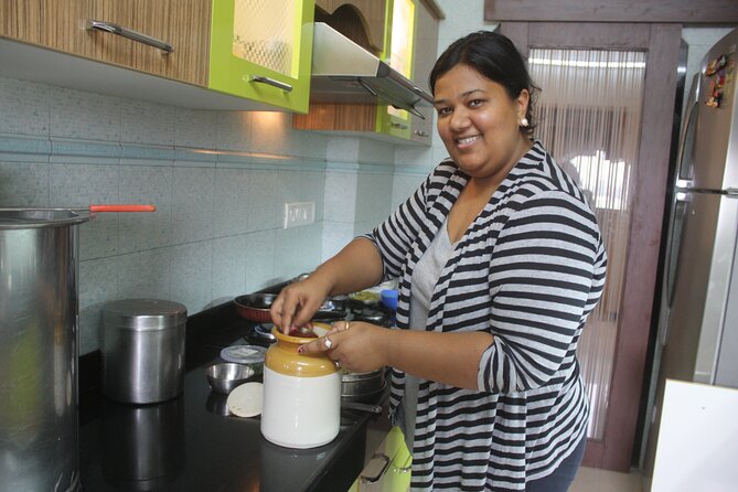 Market Tour & Maharashtrian Cooking Class in a Local Mumbai Home - Experience Details