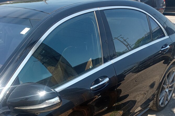 Memphis Private Chauffeur in a Limousine - Pricing and Booking Details