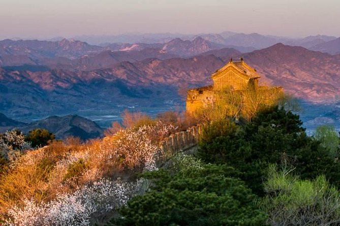 Mutianyu Great Wall Private VIP Tour With Peak Restaurant Dining and Cable Car - Dining Experience