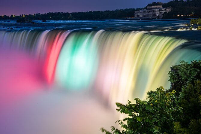 Niagara Falls Night Illumination Tour: Holiday Edition - Selecting Date and Travelers