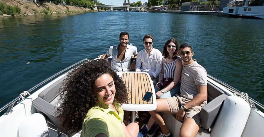 Paris: Private Seine River Cruise With Guide - Good To Know
