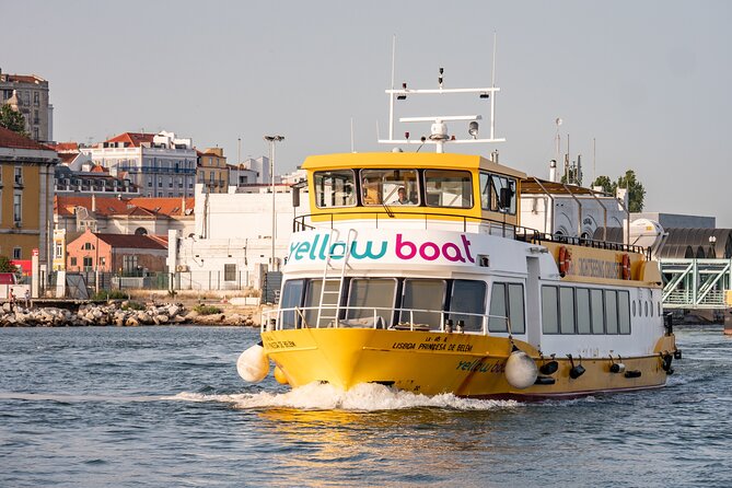 Petiscos & Sunset: Food & Drink Private Tour in a Fishing Village - Aperitif and Snack