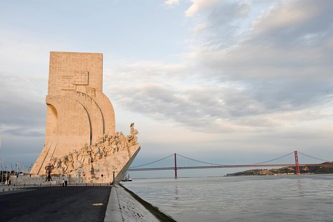 Private 3H Tour by Tuk Tuk Lisbon Essential - Tour Overview