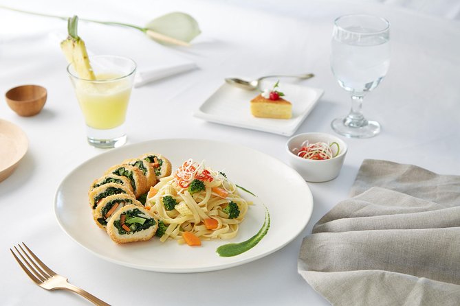 Private 6-Course Romantic Candlelight Dinner Overlooking Ubud Valley - Dining Experience Details