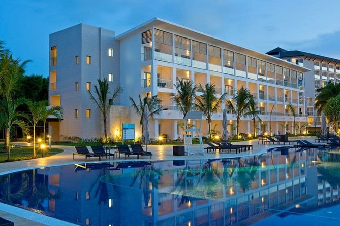 Private Airport Transfer to Royalton, Ocean Coral Spring & Excellence Oyster Bay - Pricing and Reservation Details