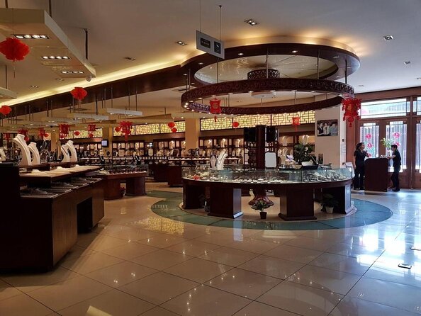 Private Beijing Markets Tour With Tea Tasting at Hongqiao Pearl Market - Customizable Itinerary