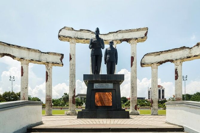 Private Day Tour Surabaya Historiculture - Tour Highlights