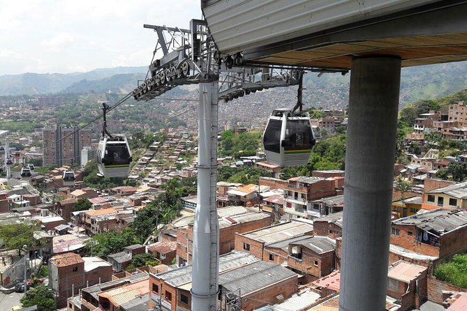 Private Graffiti Tour/Comuna 13, Exotic Fruit Tasting & Cable Car Ride - Tour Overview