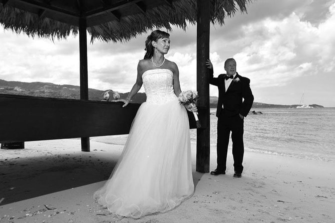 Private Photo Session With a Local Photographer in Ocho Rios - Pricing and Booking Details