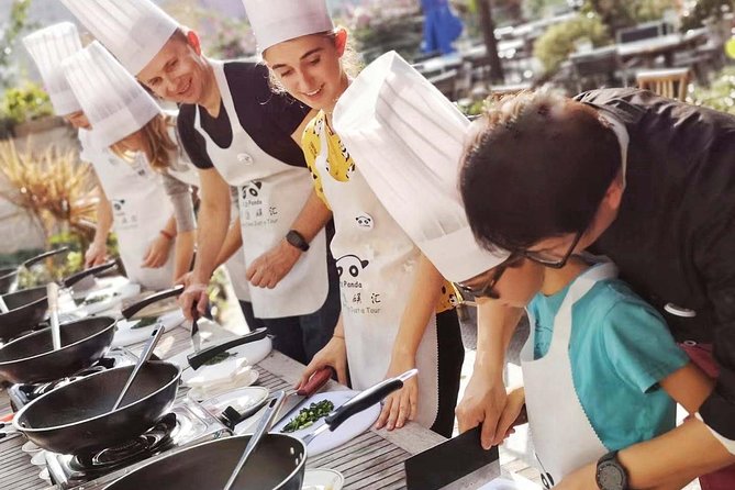 Private Sichuan Cooking Class Including Local Wet Market Visit - Pricing and Booking Details