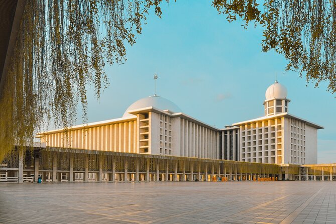 Private Tour: Full-Day Highlights of Jakarta Tour With Lunch - Tour Highlights and Itinerary