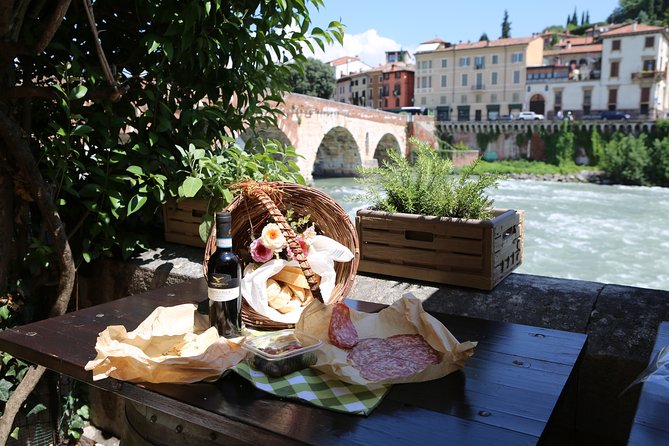 Private Tour of Verona With History and Top Gastronomy - Veronas Historical Landmarks