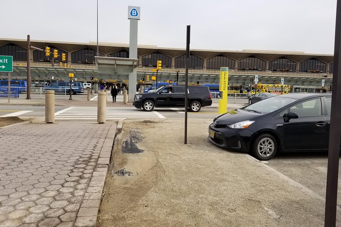 Private Transfer From EWR Airport to a Hotel in Manhattan. - Pricing and Booking Details