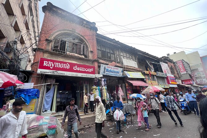 Private Walking Tour Into the Oldest Local Market in Bengaluru - Tour Highlights