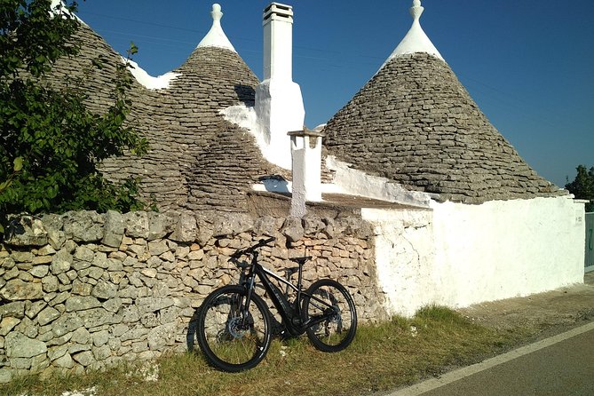 Smart & Easy Ebike Tour in the Itria Valley: Martina Franca - Locorotondo - Tour Overview