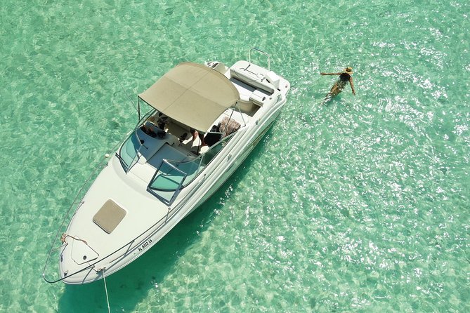 Snorkel & Sandbar on Private Searay Yacht 25ft in Cap Cana Marina ,Punta Cana - Private Searay Yacht Charter Details
