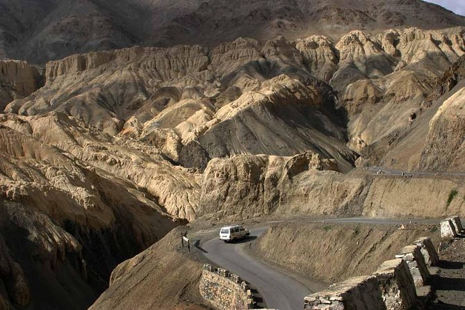Srinagar to Leh, Ladakh Taxi (One Way Transfer) - Overview of Service