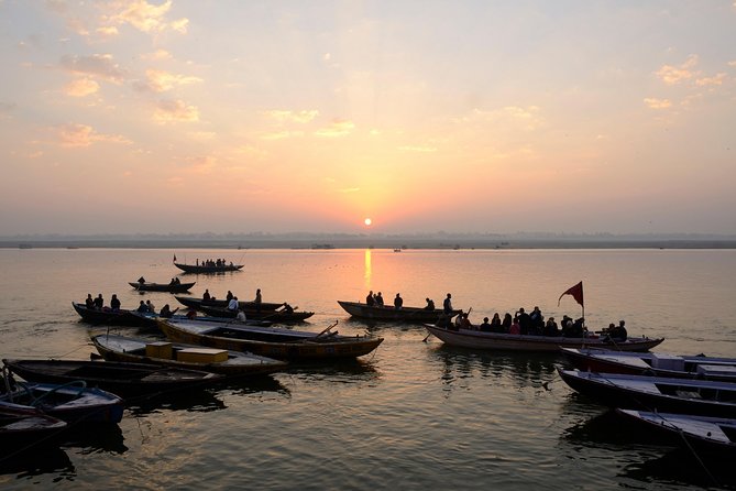 Sunrise in Banaras With Ganga Aarti (2 Hours Guided Walking Tour) - Visual Experience Overview