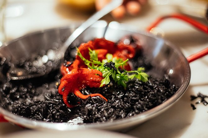 The 10 Tastings of Hong Kong With Locals: Private Street Food Tour - Hong Kongs Culinary Culture