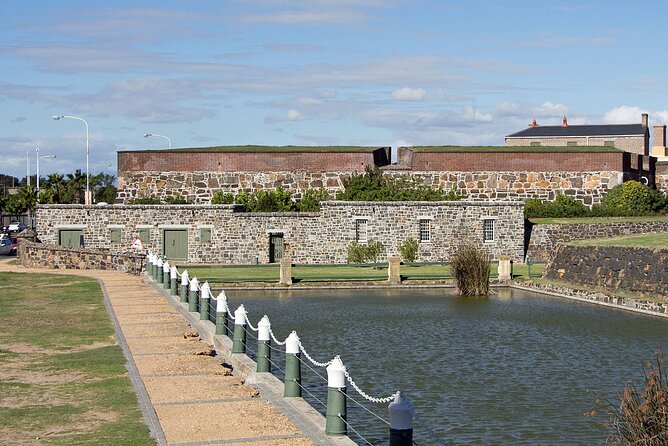 The Donkin Reserve: A Self-Guided Audio Tour in Port Elizabeth - History of the Donkin Lighthouse