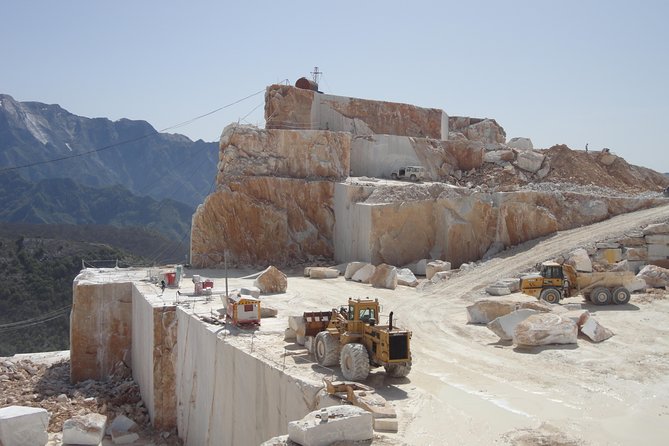 Tour of the Carrara Quarries and Artistic Laboratories of Pietrasanta - Tour Highlights and Itinerary