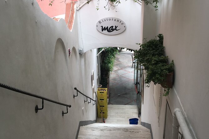 Transfer From Naples Train Station/Area to Sorrento With 1 Hour Stop in Positano - Transportation Options Available