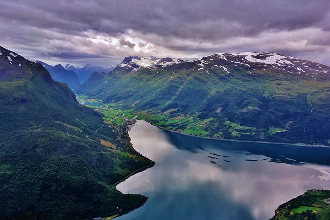 TRANSFER, LUXURY CAR 1-3 PAX: Bergen – Olden, Loen, Stryn - Transfer Options