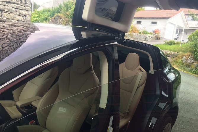 TRANSFER, LUXURY CAR 1-3 PAX: Solstrand Hotel TRANSFER - Pricing and Booking Details