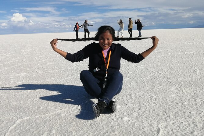 Uyuni Salt Flat 1 Day Tour Sunset in the Salt Water Region With Mirror Effect - Tour Highlights