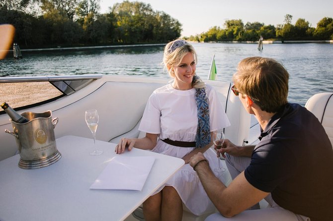 Venice: Sunset Yacht Experience - Location and Duration