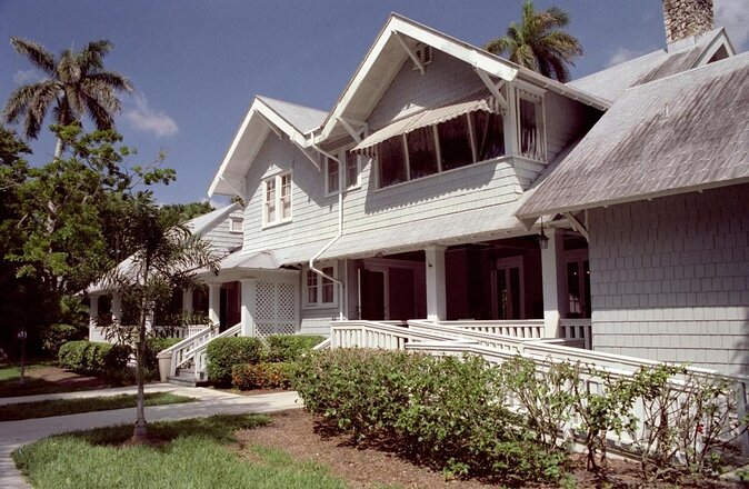 West Coast Tour Gulf of Mexico/Naples/Ft.Myers/Sanibel/Outlet Shopping Two Days. - Itinerary Highlights