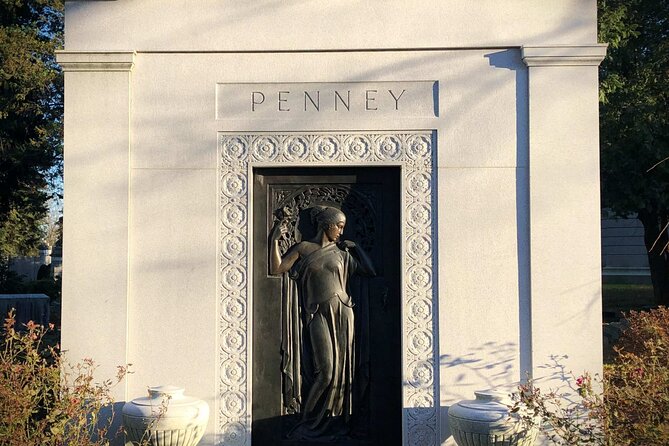 Woodlawn Cemetery: A Self-Guided Audio Tour of Gilded Age Art and Architecture - Overview of Woodlawn Cemetery