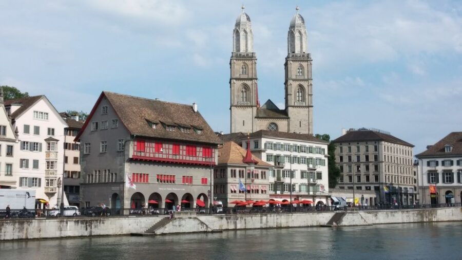 Zurich: Private Walking Tour With a Local Guide