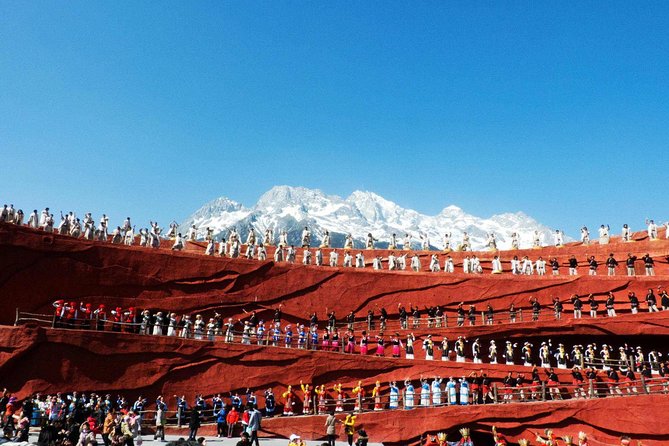 2-Days Private Lijiang Tour With the Old Towns, Villages, Snow Mountain and Show